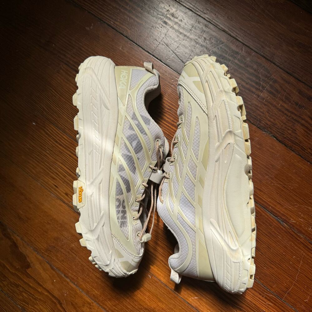 hoka one one mafate three2 “eggnog”
shoes - 8